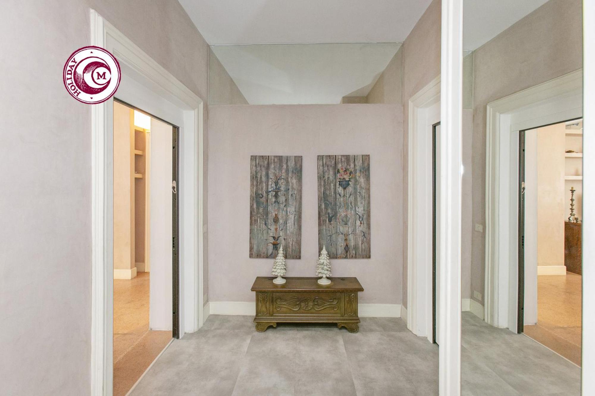 C M Piazza Cavour Elegant Flat Apartment