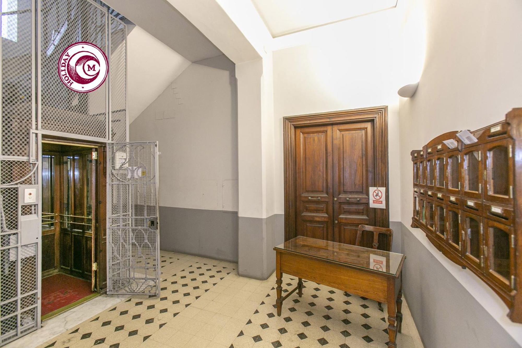 Apartment C M Piazza Cavour Elegant Flat