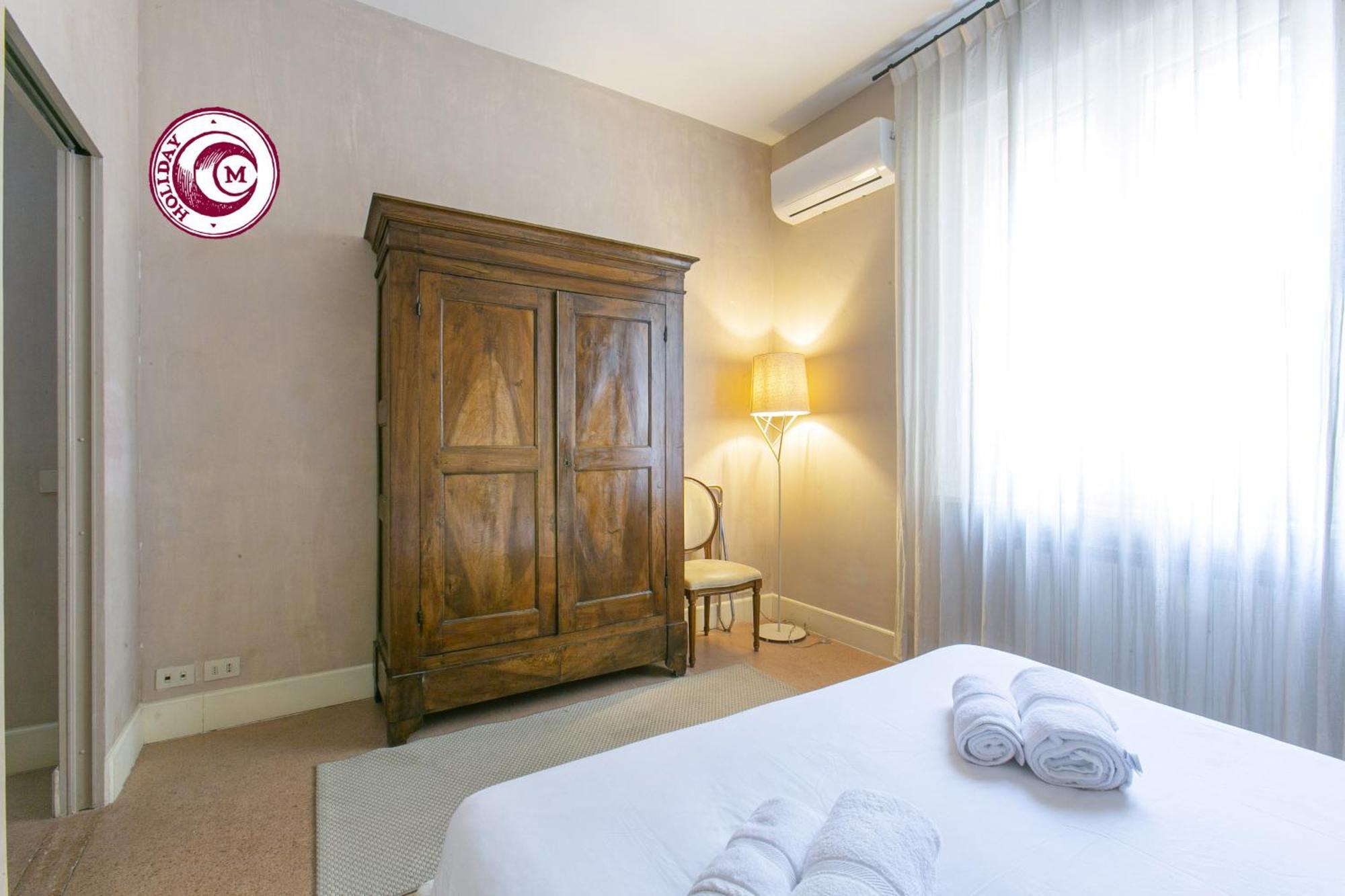 C M Piazza Cavour Elegant Flat Apartment